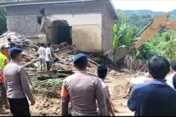 Korban tanah longsor di Gowa Sulsel bertambah menjadi lima orang