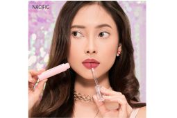 Kiat dan rekomendasi produk untuk tampilan "glass skin" ala artis dan aktor Korea dengan riasan minimalis