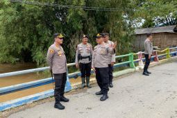 Antisipasi banjir, Satgas bencana Trenggalek pantau debit air sungai