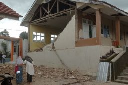 BNPB laporkan 2 warga Cianjur meninggal usai gempa M 5,6