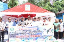 Wali kota dan Kapolres Sibolga berikan bantuan korban banjir dan tanah longsor Tapteng