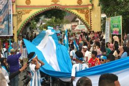 Warga Maluku Tengah dukung Argentina dengan bentang bendera 100 meter