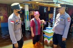 Polsek Suhaid prihatin kondisi banjir di pesisir warga diminta jaga keselamatan