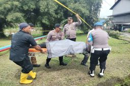 Sopir truk meninggal dunia saat muat inti sawit di pabrik