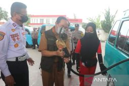 Ratusan pengemudi angkutan umum di Sukabumi dapatkan bantuan subsidi BBM