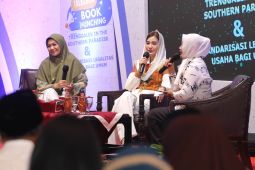 Novita luncurkan buku "Trenggalek is the Southern Paradise"