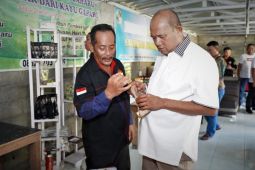Syah Afandin lihat pengelolaan gaharu
