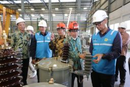 Menko Airlangga terus dukung PLN serap produk dalam negeri