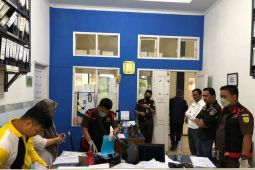 Kejari geledah kantor Disperindagkop Solok Selatan