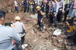 16 anjing K-9 dari Polri cari korban gempa di Cianjur