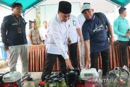 Bantuan mesin perahu BBG Kementerian ESDM RI sangat membantu nelayan Seruyan