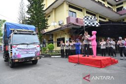 Polda Kalsel kirim bantuan sembako bagi korban gempa Cianjur