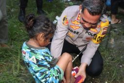 Kapolres Batubara salurkan bantuan bagi korban banjir dan bencana pasang perbani