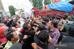 Tolak pembukaan pasar modern