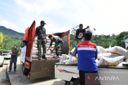 Pertamina salurkan bantuan ke Pemkab Cianjur dan Polda Jabar