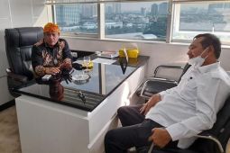 Anggota DPR RI Lamhot Sinaga salurkan aspirasi untuk nelayan Nias Barat
