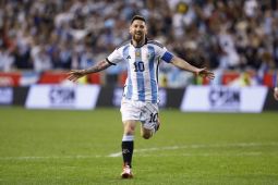 Juara dunia tinju Canelo Alvarez meminta maaf usai ancam Lionel Messi