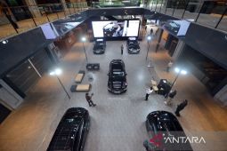 Hyundai tampilkan Genesis Electrified G80 pada "commemorative exhibition"