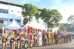 Wali Kota Samarinda serahkan kendaraan operasional camat dan lurah