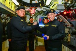 Brevet hiu kencana Kapolri bukti soliditas TNI dan Polri