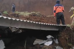 Empat rumah warga lereng Gunung Bromo rusak akibat longsor