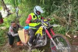 Polres Cianjur turunkan puluhan anggota bermotor distribusikan bantuan