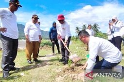 Pemkab Bone Bolango dan PLN tanam  12.500 bibit pohon