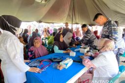 Ratusan warga antusias periksa kesehatan di posko Lanal Sabang