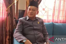 DPRD Babel tunda pengangkatan calon pengganti M Amin