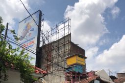 Cuaca Ekstrem, Pemkot Surabaya minta pemilik kuatkan konstruksi bangunan reklamenya