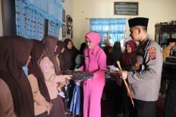 Kapolres Langkat berikan santunan kepada anak-anak yatim