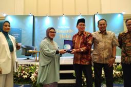 Putri Wapres Luncurkan Buku terkait Labelisasi Halal di Indonesia