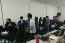 Kantor pinjaman online ilegal di Manado digerebek Polda Metro