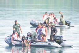 Lantamal IX Ambon latih evakuasi media laut mahasiswa Stikes Maluku