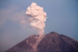 Gunung Semeru Erupsi
