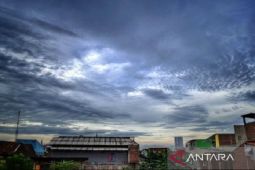 Prakiraan cuaca hari ini, awan tebal berpotensi selimuti Surabaya