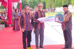 Adaro donates four units students transportation forTabalong