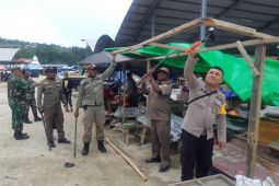 Disperindag Jayapura tertibkan bangunan ilegal di Pasar Youtefa