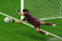 Yassine Bounou dan Sofyan Amrabat jadi incaran klub besar Eropa