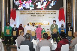 PMJ bagikan bantuan pendidikan 100 putera-puteri di HUT ke-73
