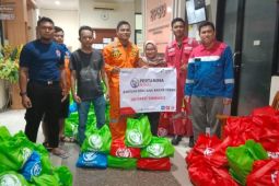 Tanggap bencana banjir di Tuban, Pertamina Peduli serahkan bantuan untuk masyarakat terdampak
