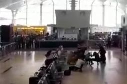 Bandara Kualanamu "diteror bom" dan penumpang "disandera"