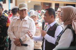 Menhan Prabowo kunjungi posko pengungsian bencana Semeru di Supiturang