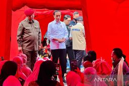Jokowi perintahkan TNI-Polri bantu bersihkan puing sisa gempa