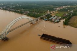 Perusahaan batu bara di Jambi mulai menggunakan transportasi sungai