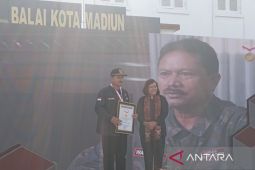 Kota Madiun pecahkan rekor MURI pemasangan paving 46 ribu meter persegi