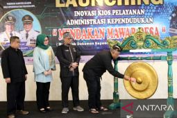 Pemkab Sukabumi permudah warga desa membuat dokumen kependudukan