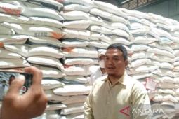 Bulog Cirebon jaga harga pangan melalui KPSH serta warung eceran dan grosir
