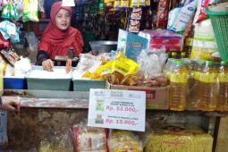Pemprov Jatim libatkan pedagang jaga stabilitas harga lewat operasi pasar
