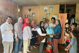 Perum LKBN ANTARA Kalbar berikan sembako kepada karyawan terdampak banjir